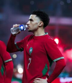 Chemsdine Talbi tijdens een voetbalwedstrijd