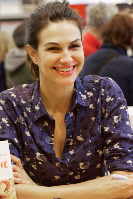 Helena Noguerra, Belgische actrice en zangeres