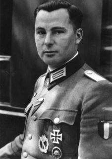 Portret van Léon Degrelle, Belgische politicus