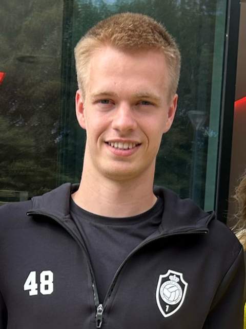 Arthur Vermeeren in actie voor Royal Antwerp in 2023