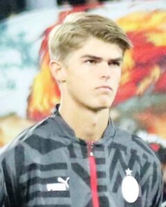 Charles De Ketelaere speelt voor AC Milan in 2022
