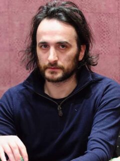 Davidi Kitai tijdens een pokertoernooi in 2018