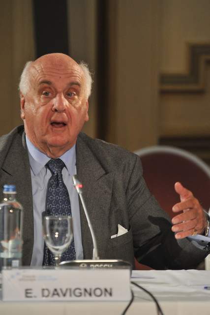 Étienne Davignon tijdens zijn rol als Europees commissaris
