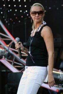 Kate Ryan zingt live tijdens optreden in Polen, 2007