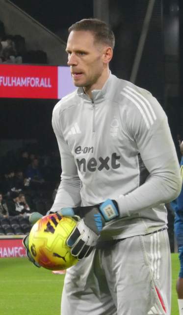 Matz Sels speelt voor Nottingham Forest in 2025