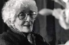 Portret van May Sarton, schrijver uit de jaren 1970