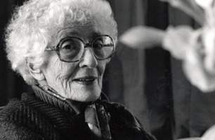 Portret van May Sarton, schrijver uit de jaren 1970