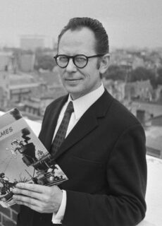 Portret van Morris, Belgische striptekenaar, in 1971