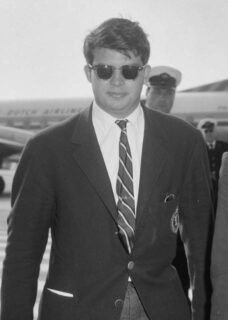 Prins Alexandre van België op Schiphol in 1963