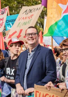 Raoul Hedebouw met jonge PTB-activisten in 2021