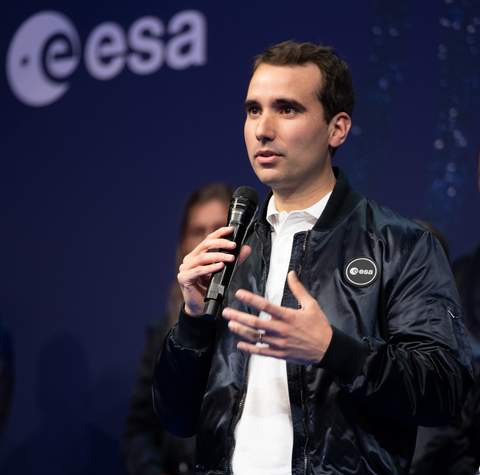 Raphaël Liégeois tijdens ESA astronaut aankondiging 2022