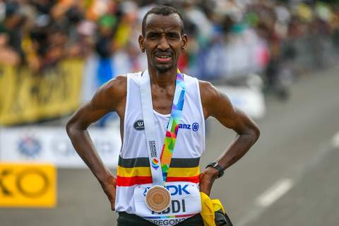 Bashir Abdi tijdens het wereldkampioenschap atletiek 2022