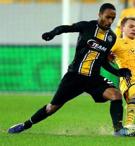 Denis Odoi tijdens een wedstrijd voor KSC Lokeren in 2014