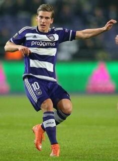 Dennis Praet speelt voor RSC Anderlecht in 2016
