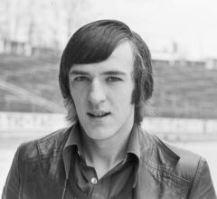 François Van der Elst tijdens een voetbalwedstrijd in 1977