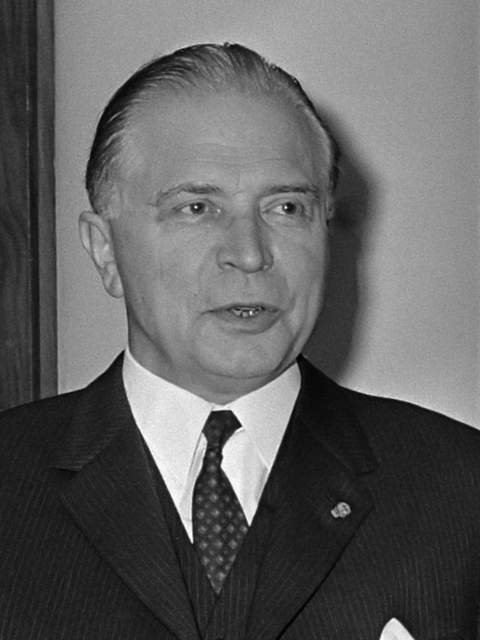 Gaston Eyskens als Belgische premier in 1969