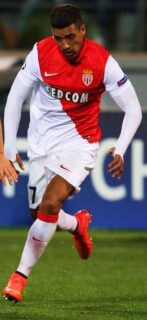 Nabil Dirar speelt voor AS Monaco tijdens een wedstrijd