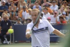 Olivier Rochus in actie tijdens een tenniswedstrijd