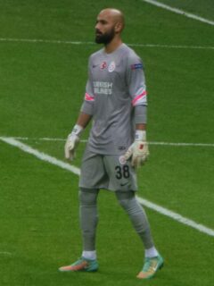 Sinan Bolat in action with Galatasaray in 2014