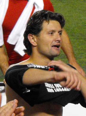 Tomasz Radzinski tijdens een voetbalwedstrijd in de jaren 90