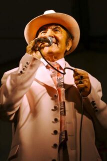 Eddy Wally zingt live tijdens concert in 2008