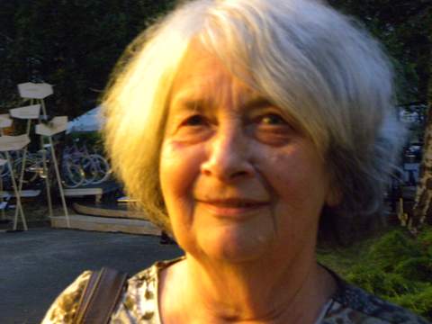 Isabelle Stengers spreekt tijdens een lezing