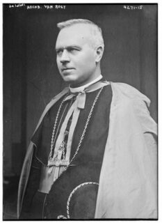 Jozef-Ernest van Roey als aartsbisschop in 1917