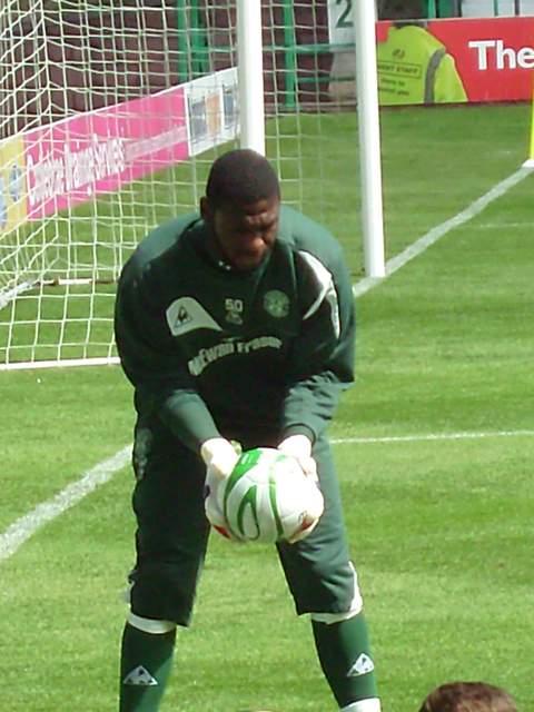 Yves Ma-Kalambay tijdens training bij Hibernian in 2009