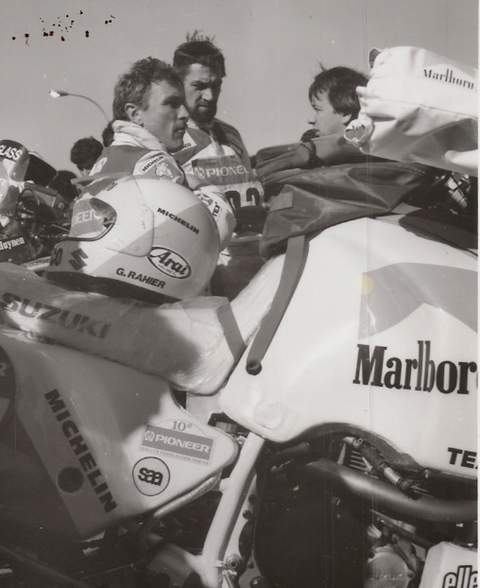 Gaston Rahier tijdens de Parijs-Dakar rally in 1988