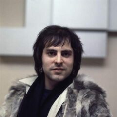 Pierre Rapsat tijdens zijn optreden op Eurovisiesongfestival 1976