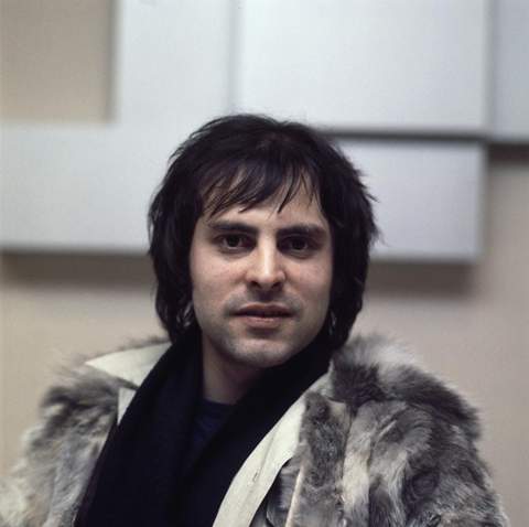 Pierre Rapsat tijdens zijn optreden op Eurovisiesongfestival 1976