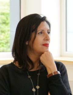 Zakia Khattabi tijdens een officieel portret in 2022